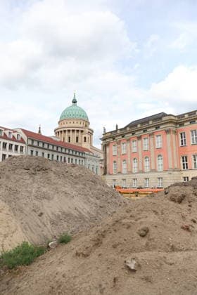 Die Baustelle zur Neugestaltung des Steubenplatzes in Potsdam, 5. Juli 2026. Neugestaltung Steubenplatz Potsdam *** The construction site for the redesign of Steubenplatz in Potsdam, July 5, 2026 Redesign of Steubenplatz in Potsdam