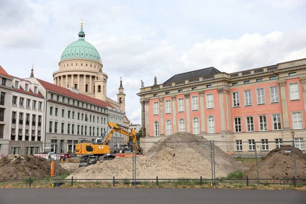 Die Baustelle zur Neugestaltung des Steubenplatzes in Potsdam, 5. Juli 2026. Neugestaltung Steubenplatz Potsdam *** The construction site for the redesign of Steubenplatz in Potsdam, July 5, 2026 Redesign of Steubenplatz in Potsdam
