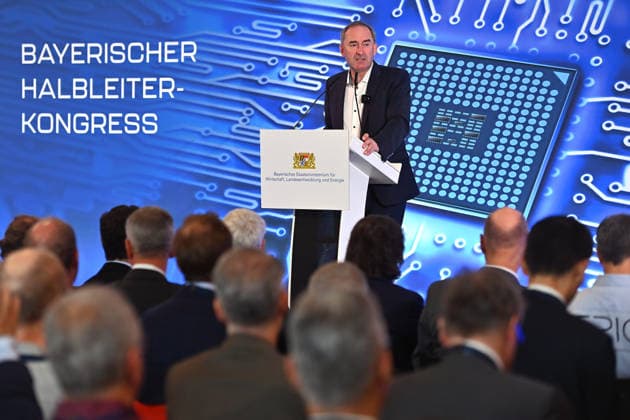 Hubert AIWANGER (Freie Waehler,Wirtschaftsminister Bayern), Speaker,Keynote,Rede. 5.Bayerischer Halbleiter-Kongress am 06.07.2026 in Muenchen. *** Hubert AIWANGER, Independent Candidate, Bavarian Minister of Economic Affairs, Speaker, Keynote Address, Speech at the 5th Bavarian Semiconductor Congress on July 6, 2026, in Munich