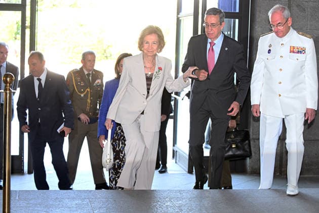 Queen Sofía Attends Conference on the Crucial Contributions to the American Revolution Queen Sofía upon her arrival at the conference on the crucial contributions to the American Revolution made by the historical figures Bernardo de Gálvez and Francisco de Saavedra, at the Teatro Real, on July 6, 2026, in Madrid, Spain. CELEBRITIES AMERICAN REVOLUTION CONFERENCE José Madrid Madrid Spain  Copyright: xJosÃ xOlivax 7648877