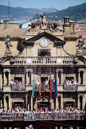 San Fermin Festival in Spain PAMPLONA, SPAIN - JULY 06: People celebrate during the opening of the San Fermin Festival in Pamplona, Spain on July 06, 2026. The festival, one of Spain s best-known cultural events and famous for the running of the bulls through narrow streets, officially began with the traditional Chupinazo, a ceremonial rocket launched from the balcony of the city hall. Ruben Albarran Anadolu Pamplona Spain. Editorial use only. Please get in touch for any other usage.  Copyright: x2026xAnadoluxRubenxAlbarranx