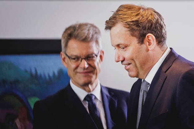 (R-L) Lars Klingbeil, Bundesminister der Finanzen, und Patrick Schnieder (CDU), Bundesminister fuer Verkehr, aufgenommen im Rahmen der Kabinettssitzung im Bundeskanzleramt in Berlin, 06.07.2026. Bei der heutigen Sitzung will die Regierung den Haushaltsentwurf beschliessen. Berlin Deutschland *** R L Lars Klingbeil, Federal Minister of Finance, and Patrick Schnieder (CDU), Federal Minister of Transportation, photographed during a cabinet meeting at the Federal Chancellery in Berlin, July 6, 2026. At today s meeting, the government plans to approve the draft budget. Berlin, Germany Copyright: xFlorianxGaertnerx