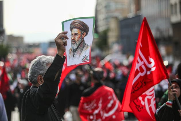 (260706) -- TEHRAN, July 6, 2026 -- People take part in a procession to bid farewell to Iran s late Supreme Leader Ali Khamenei in Tehran, Iran, July 6, 2026. ( Handout via Xinhua) IRAN-TEHRAN-LATE SUPREME LEADER-ALI KHAMENEI-FAREWELL MehrxNewsxAgency 