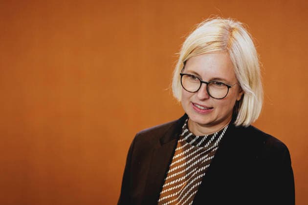 Christiane Schenderlein, Staatsministerin fuer Sport und Ehrenamt, aufgenommen im Rahmen der Kabinettssitzung im Bundeskanzleramt in Berlin, 06.07.2026. Bei der heutigen Sitzung will die Regierung den Haushaltsentwurf beschliessen. Berlin Deutschland *** Christiane Schenderlein, Minister of State for Sports and Volunteer Work, photographed during a cabinet meeting at the Federal Chancellery in Berlin, July 6, 2026. At today s meeting, the government plans to approve the draft budget. Berlin, Germany Copyright: xFlorianxGaertnerx