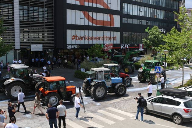 Kosovo dairy farmers pour hundreds of liters of milk outside ministry in protest PRISTINA, KOSOVO - JULY 6: Dairy farmers dump hundreds of liters of milk outside the Ministry of Agriculture, Forestry and Rural Development during a protest in Pristina, Kosovo, on July 6, 2026. The producers stage the demonstration to voice their demands and protest agricultural policies. Erkin Keci Anadolu Pristina Kosovo. Editorial use only. Please get in touch for any other usage.  Copyright: x2026xAnadoluxErkinxKecix