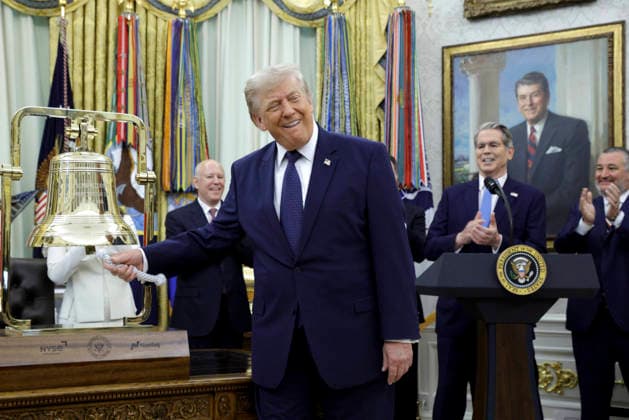 US President Donald J. Trump delivers remarks on Trump Accounts US President Donald J. Trump rings the opening bell of the Nasdaq and the New York Stock Exchange (NYSE) to celebrate the first day of trading for Trump Accounts in the Oval Office of the White House in Washington, DC, USA, 06 July 2026. Trump Accounts grant eligible US children born between 2026 and 2028 $1000.00 to fund ‘starter’ IRAs. WASHINGTON DISTRICT OF COLUMBIA United States  Copyright: xPool ABACAx