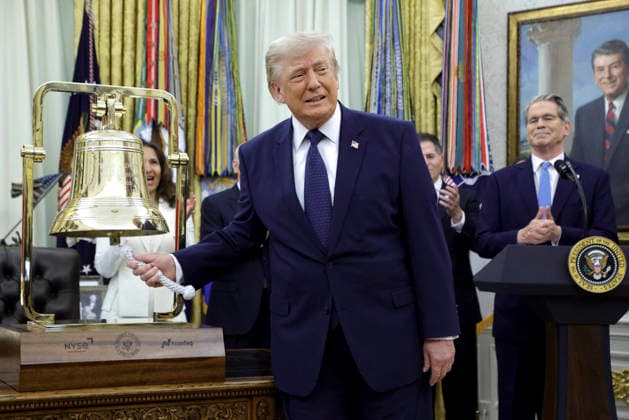 US President Donald J. Trump delivers remarks on Trump Accounts US President Donald J. Trump rings the opening bell of the Nasdaq and the New York Stock Exchange (NYSE) to celebrate the first day of trading for Trump Accounts in the Oval Office of the White House in Washington, DC, USA, 06 July 2026. Trump Accounts grant eligible US children born between 2026 and 2028 $1000.00 to fund ‘starter’ IRAs. WASHINGTON DISTRICT OF COLUMBIA United States  Copyright: xPool ABACAx