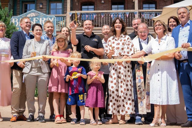 Eröffnung, Europa Park Kinderhaus Kleine Helden, RTL, Wir helfen Kindern, ; Thomas Mack, Katja Mack, Roland Mack, Marianne Mack, Ann- Kathrin Mack, Ernst Heller, Miriam Mack, Michael Mack, Dj Bobo, Wolfram Kons, Marion Gentes, Kai-Achim Klare, Mauritia Mack, Jürgen Mack, Rust Europa Park Deutschland *** Opening, Europa-Park Children s House Kleine Helden, RTL, Wir helfen Kindern, Thomas Mack, Katja Mack, Roland Mack, Marianne Mack, Ann Kathrin Mack, Ernst Heller, Miriam Mack, Michael Mack, DJ Bobo, Wolfram Kons, Marion Gentes, Kai Achim Klare, Mauritia Mack, Jürgen Mack, Rust Europa-Park Germany Copyright: xFINLEYxMÖRCHx