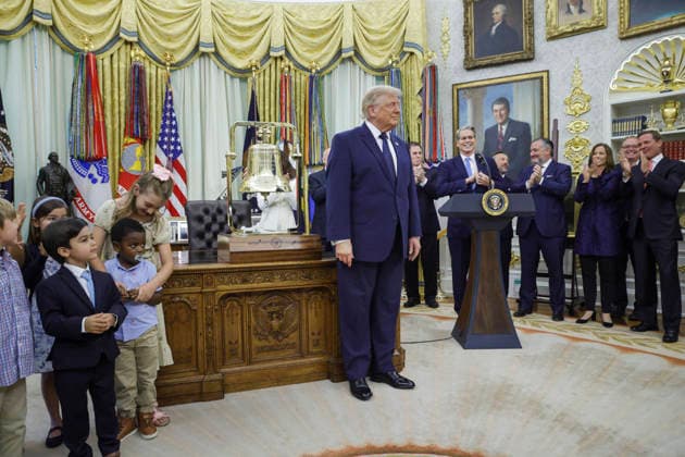 US President Donald J. Trump delivers remarks on Trump Accounts US President Donald J. Trump smiles after ringing the opening bell of the Nasdaq and the New York Stock Exchange (NYSE) to celebrate the first day of trading for Trump Accounts in the Oval Office of the White House in Washington, DC, USA, 06 July 2026. Trump Accounts grant eligible US children born between 2026 and 2028 $1000.00 to fund ‘starter’ IRAs. WASHINGTON DISTRICT OF COLUMBIA United States  Copyright: xPool ABACAx