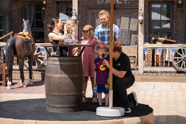 Eröffnung, Europa Park Kinderhaus Kleine Helden, RTL, Wir helfen Kindern, ; Wolfram Kons, Familie Exner, Rust Europa Park Deutschland *** Grand Opening, Europa-Park Kleine Helden Children’s House, RTL, Wir helfen Kindern, Wolfram Kons, the Exner Family, Rust, Europa-Park, Germany Copyright: xFINLEYxMÖRCHx