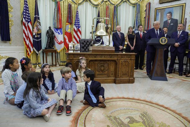 US President Donald J. Trump delivers remarks on Trump Accounts Children sit on the floor as US President Donald J. Trump (R) speaks on the first day of trading for Trump Accounts in the Oval Office of the White House in Washington, DC, USA, 06 July 2026. Trump Accounts grant eligible US children born between 2026 and 2028 $1000.00 to fund ‘starter’ IRAs. WASHINGTON DISTRICT OF COLUMBIA United States  Copyright: xPool ABACAx