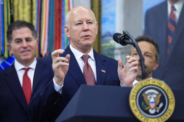 US President Donald J. Trump delivers remarks on Trump Accounts CEO of Intercontinental Exchange Jeffrey Sprecher speaks on the first day of trading for Trump Accounts in the Oval Office of the White House in Washington, DC, USA, 06 July 2026. Trump Accounts grant eligible US children born between 2026 and 2028 $1000.00 to fund ‘starter’ IRAs. WASHINGTON DISTRICT OF COLUMBIA United States  Copyright: xPool ABACAx