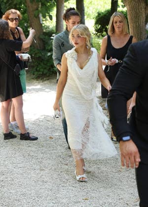 Sabrina Carpenter at the DIOR Fall Winter 2026–2027 Haute Couture fashion show during Paris Fashion Week (PFW) at the Rodin Museum in Paris, France, on July 6, 2026. Denis Guignebourg, Bestimage. Dior fashion show as part of Paris Haute Couture Fall Winter 2026 held at the Rodin Museum on July 6, 2026, in Paris, France. Paris, France  Copyright: xDenisxGuignebourgx xBestimagexDenisxGuignebourgx xBestimagex
