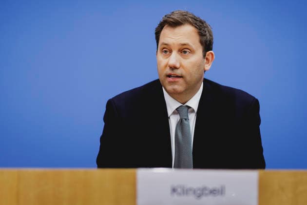 Lars Klingbeil, Bundesminister der Finanzen, aufgenommen im Rahmen einer Bundespressekonferenz zum Regierungsentwurf des Bundeshaushalts 2027 und Finanzplan bis 2030. Berlin, 06.07.2026. Fotografiert im Auftrag des Bundesministeriums der Finanzen. Berlin Deutschland *** Lars Klingbeil, Federal Minister of Finance, photographed during a federal press conference on the government’s draft of the 2027 federal budget and financial plan through 2030. Berlin, July 6, 2026. Photographed on behalf of the Federal Ministry of Finance. Berlin, Germany Copyright: xFlorianxGaertner BMFx