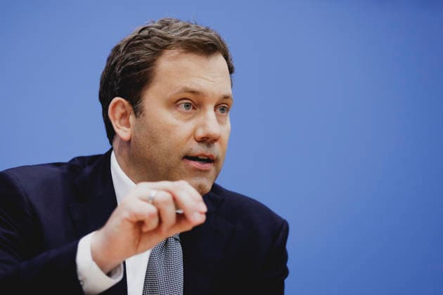 Lars Klingbeil, Bundesminister der Finanzen, aufgenommen im Rahmen einer Bundespressekonferenz zum Regierungsentwurf des Bundeshaushalts 2027 und Finanzplan bis 2030. Berlin, 06.07.2026. Fotografiert im Auftrag des Bundesministeriums der Finanzen. Berlin Deutschland *** Lars Klingbeil, Federal Minister of Finance, photographed during a federal press conference on the government’s draft of the 2027 federal budget and financial plan through 2030. Berlin, July 6, 2026. Photographed on behalf of the Federal Ministry of Finance. Berlin, Germany Copyright: xFlorianxGaertner BMFx
