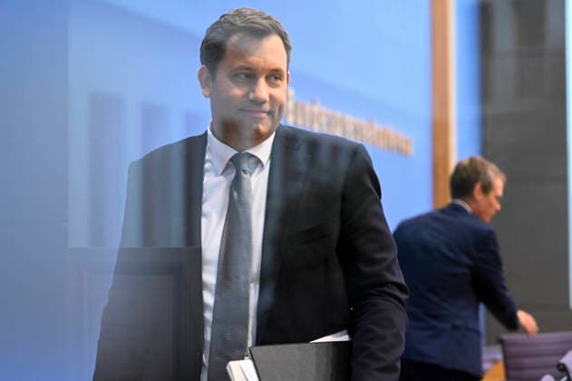 ABB BPK-Lars Klingbeil der Bundesminister der Finanzen SPD Politiker bei der Veroeffentlichung des Bericht Vorstellung Regierungsentwurf des Bundeshaushalts 2027 und Finanzplan bis 2030 auf der BPK Bundespressekonferenz am 06.07.2026 in Berlin Berlin Deutschland *** ABB BPK Lars Klingbeil, Federal Minister of Finance and SPD politician, at the press conference announcing the government’s draft of the 2027 federal budget and financial plan through 2030 at the BPK Federal Press Conference on July 6, 2026, in Berlin, Germany