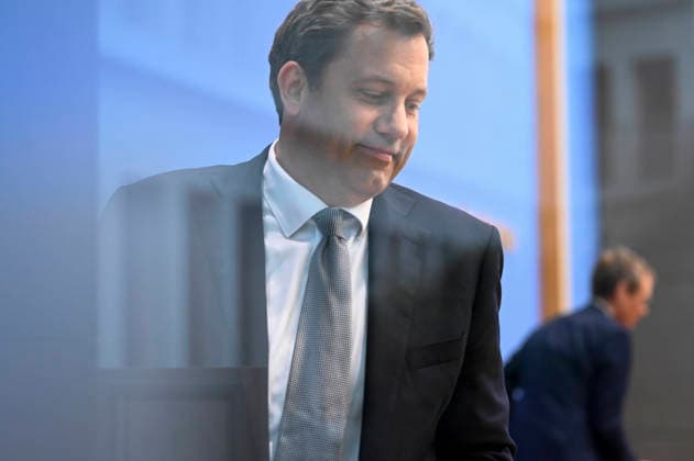 ABB BPK-Lars Klingbeil der Bundesminister der Finanzen SPD Politiker bei der Veroeffentlichung des Bericht Vorstellung Regierungsentwurf des Bundeshaushalts 2027 und Finanzplan bis 2030 auf der BPK Bundespressekonferenz am 06.07.2026 in Berlin Berlin Deutschland *** ABB BPK Lars Klingbeil, Federal Minister of Finance and SPD politician, at the press conference announcing the government’s draft of the 2027 federal budget and financial plan through 2030 at the BPK Federal Press Conference on July 6, 2026, in Berlin, Germany