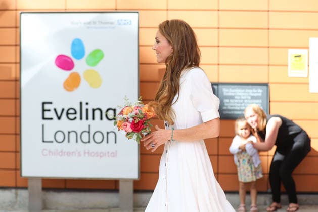 Catherine, Princess of Wales, visits a hospital in London LONDON, UNITED KINGDOM - JULY 6: Catherine, Princess of Wales, leaves holding a bouquet after visiting Evelina London Children s Hospital in London, United Kingdom, on July 6, 2026. She received a briefing from officials on pediatric cardiology and pediatric cancer services before leaving the hospital following her visit. Zeynep Demir Anadolu London United Kingdom. Editorial use only. Please get in touch for any other usage.  Copyright: x2026xAnadoluxZeynepxDemirx