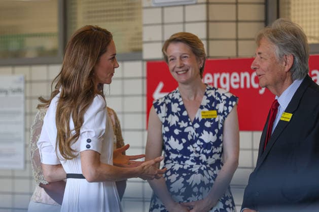 Catherine, Princess of Wales, visits a hospital in London LONDON, UNITED KINGDOM - JULY 6: Catherine (L), Princess of Wales, leaves holding a bouquet after visiting Evelina London Children s Hospital in London, United Kingdom, on July 6, 2026. She received a briefing from officials on pediatric cardiology and pediatric cancer services before leaving the hospital following her visit. Zeynep Demir Anadolu London United Kingdom. Editorial use only. Please get in touch for any other usage.  Copyright: x2026xAnadoluxZeynepxDemirx