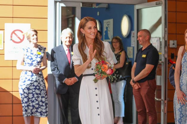 Catherine, Princess of Wales, visits a hospital in London LONDON, UNITED KINGDOM - JULY 6: Catherine, Princess of Wales, leaves holding a bouquet after visiting Evelina London Children s Hospital in London, United Kingdom, on July 6, 2026. She received a briefing from officials on pediatric cardiology and pediatric cancer services before leaving the hospital following her visit. Zeynep Demir Anadolu London United Kingdom. Editorial use only. Please get in touch for any other usage.  Copyright: x2026xAnadoluxZeynepxDemirx