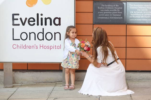 Catherine, Princess of Wales, visits a hospital in London LONDON, UNITED KINGDOM - JULY 6: Catherine, Princess of Wales, hands a bouquet to a girl after visiting Evelina London Children s Hospital in London, United Kingdom, on July 6, 2026. She received a briefing from officials on pediatric cardiology and pediatric cancer services before leaving the hospital following her visit. Zeynep Demir Anadolu London United Kingdom. Editorial use only. Please get in touch for any other usage.  Copyright: x2026xAnadoluxZeynepxDemirx