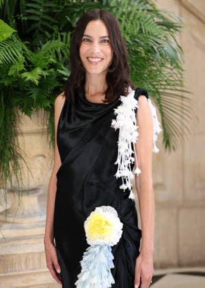 Alexa Chung at the photocall for the DIOR Fall Winter 2026–2027 Haute Couture fashion show during Paris Fashion Week (PFW) at the Rodin Museum in Paris, France, on July 6, 2026. Denis Guignebourg, Bestimage. Photocall for the Dior fashion show as part of Paris Haute Couture Fall Winter 2026, held at the Rodin Museum on July 6, 2026, in Paris, France. Paris, France  Copyright: xDenisxGuignebourgx xBestimagexDenisxGuignebourgx xBestimagex