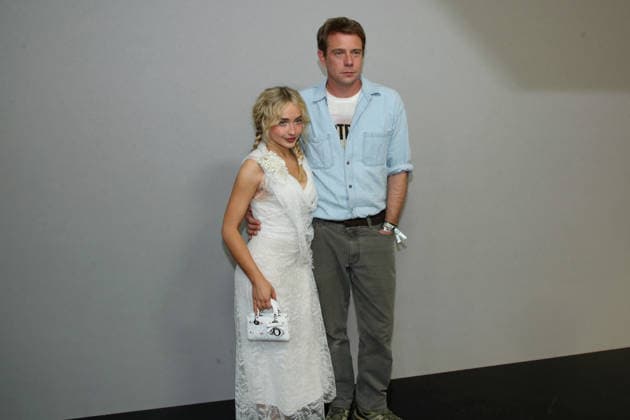 Sabrina Carpenter and Jonathan Anderson pose following the Christian Dior Fall Winter 2026–2027 Haute Couture Fashion Show, held as part of Paris Fashion Week, France, on July 6, 2026. Bertrand Rindoff Bestimage Christian Dior Haute Couture Fall Winter 2026–2027 show as part of Paris Fashion Week on July 6, 2026, in Paris, France. Paris, France  Copyright: xBERTRANDxRINDOFFxPETROFFx xBESTIMAGExBERTRANDxRINDOFFxPETROFFx xBESTIMAGEx