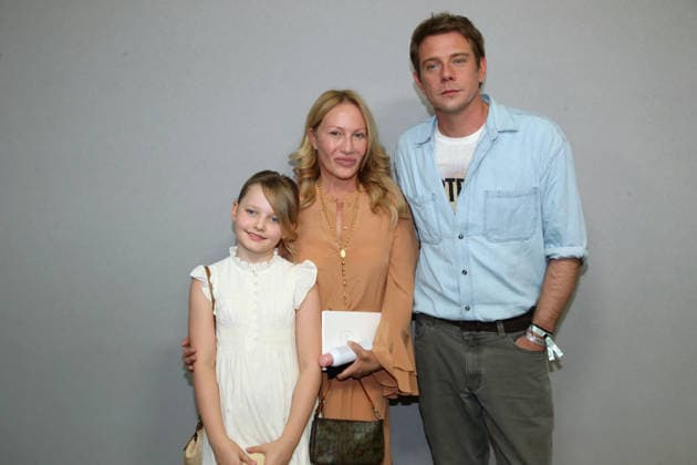 Diana Picasso, with her daughter and Jonathan Anderson, pose following the Christian Dior Fashion Show for the Fall Winter 2026–2027 Haute Couture Collection, as part of Paris Fashion Week, France, on July 6, 2026. Bertrand Rindoff Bestimage Christian Dior Haute Couture Fall Winter 2026–2027 show as part of Paris Fashion Week on July 6, 2026, in Paris, France. Paris, France  Copyright: xBERTRANDxRINDOFFxPETROFFx xBESTIMAGExBERTRANDxRINDOFFxPETROFFx xBESTIMAGEx