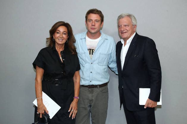 Katia Toledano, Jonathan Anderson, and Sidney Toledano pose following the Christian Dior Fashion Show, Fall Winter 2026–2027 Haute Couture Collection, as part of Paris Fashion Week, France, on July 6, 2026 Bertrand Rindoff Bestimage Christian Dior Haute Couture Fall Winter 2026–2027 show as part of Paris Fashion Week on July 6, 2026, in Paris, France Paris, France  Copyright: xBERTRANDxRINDOFFxPETROFFx xBESTIMAGExBERTRANDxRINDOFFxPETROFFx xBESTIMAGEx