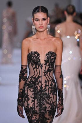 PFW - Tamara Ralph Runway in Paris FA A model walks the runway the Autumn-Winter 2027 2028 couture collection by Tamara Ralph during the Paris Fashion Week, on July 6, 2026. Photo by Firas Abdullah ABACAPRESS.COM Paris Ile-de-France France  Copyright: xAbdullahxFiras ABACAx
