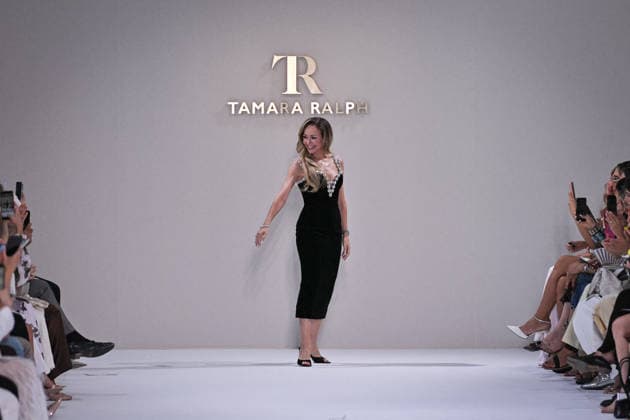 PFW - Tamara Ralph Runway in Paris FA Tamar Ralph cheers attendees after the runway for her Autumn-Winter 2027 2028 couture collection during the Paris Fashion Week, on July 6, 2026. Photo by Firas Abdullah ABACAPRESS.COM Paris Ile-de-France France  Copyright: xAbdullahxFiras ABACAx