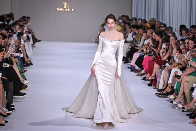 PFW - Tamara Ralph Runway in Paris FA A model walks the runway the Autumn-Winter 2027 2028 couture collection by Tamara Ralph during the Paris Fashion Week, on July 6, 2026. Photo by Firas Abdullah ABACAPRESS.COM Paris Ile-de-France France  Copyright: xAbdullahxFiras ABACAx