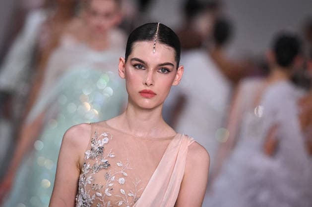 PFW - Tamara Ralph Runway in Paris FA A model walks the runway the Autumn-Winter 2027 2028 couture collection by Tamara Ralph during the Paris Fashion Week, on July 6, 2026. Photo by Firas Abdullah ABACAPRESS.COM Paris Ile-de-France France  Copyright: xAbdullahxFiras ABACAx