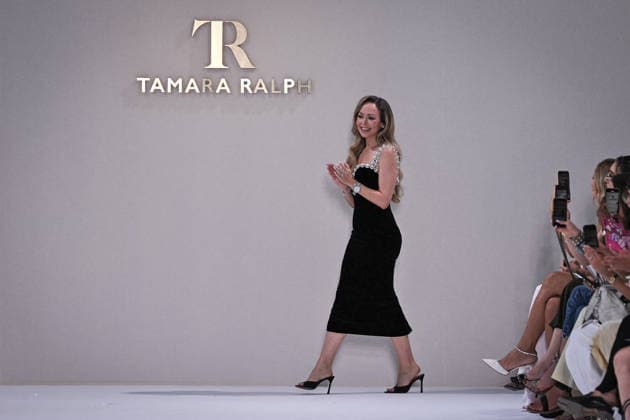 PFW - Tamara Ralph Runway in Paris FA Tamar Ralph cheers attendees after the runway for her Autumn-Winter 2027 2028 couture collection during the Paris Fashion Week, on July 6, 2026. Photo by Firas Abdullah ABACAPRESS.COM Paris Ile-de-France France  Copyright: xAbdullahxFiras ABACAx