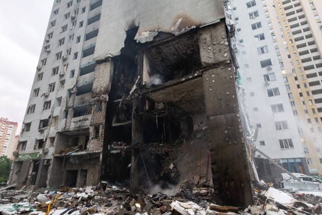 Russia launches another massive strike on Kyiv The aftermath of a massive combined Russian attack on a multi-storey residential building is seen in Kyiv, Ukraine, on July 6, 2026. Russian forces launched a large-scale attack on the capital using ballistic and cruise missiles as well as attack drones, causing destruction to apartment buildings and civilian infrastructure across several districts of the city. The Podilskyi district suffered the most severe damage. At least 11 people were killed and 46 others were injured, Credit:Kyrylo Chubotin Ukrinform Avalon Ukraine, Kyiv  Copyright: xKyryloxChubotinx xUkrinformx xAvalonx 1114836837