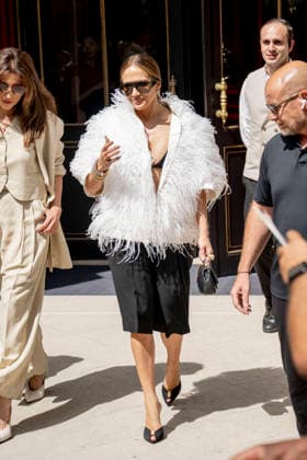 July 6, 2026, Paris, Fra, France: Jennifer Lopez spotted in Paris. Paris France  - ZUMAv140 20260706_zip_v140_012 Copyright: xReginaxVoroninax