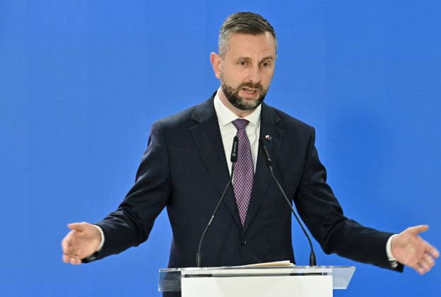 RECORD DATE NOT STATED !!!! NO RUSSIA !!!! 06.07.2026 KONFERENCJA PRASOWA MINISTRA OBRONY NARODOWEJ I WICEPREMIERA --- Press conference by the Polish Minister of National Defence and the Polish Deputy Prime Minister regarding support for Ukraine WLADYSLAW KOSINIAK KAMYSZ W SPRAWIE WSPARCIA UKRAINY SPRZET WOJSKOWY WOJSKO DONACJE DONACJA DLA UKRAINY FOT DAMIAN BURZYKOWSKI NEWSPIX.PL NEWSPIX.PL --- newspix.pl 