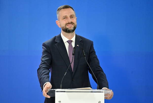 RECORD DATE NOT STATED !!!! NO RUSSIA !!!! 06.07.2026 KONFERENCJA PRASOWA MINISTRA OBRONY NARODOWEJ I WICEPREMIERA --- Press conference by the Polish Minister of National Defence and the Polish Deputy Prime Minister regarding support for Ukraine WLADYSLAW KOSINIAK KAMYSZ W SPRAWIE WSPARCIA UKRAINY SPRZET WOJSKOWY WOJSKO DONACJE DONACJA DLA UKRAINY FOT DAMIAN BURZYKOWSKI NEWSPIX.PL NEWSPIX.PL --- newspix.pl 