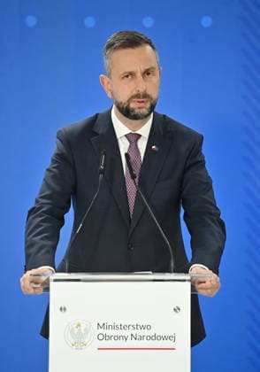 RECORD DATE NOT STATED !!!! NO RUSSIA !!!! 06.07.2026 KONFERENCJA PRASOWA MINISTRA OBRONY NARODOWEJ I WICEPREMIERA --- Press conference by the Polish Minister of National Defence and the Polish Deputy Prime Minister regarding support for Ukraine WLADYSLAW KOSINIAK KAMYSZ W SPRAWIE WSPARCIA UKRAINY SPRZET WOJSKOWY WOJSKO DONACJE DONACJA DLA UKRAINY FOT DAMIAN BURZYKOWSKI NEWSPIX.PL NEWSPIX.PL --- newspix.pl 