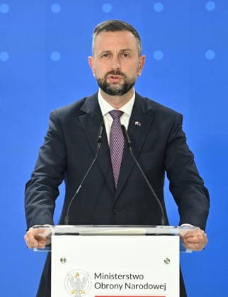 RECORD DATE NOT STATED !!!! NO RUSSIA !!!! 06.07.2026 KONFERENCJA PRASOWA MINISTRA OBRONY NARODOWEJ I WICEPREMIERA --- Press conference by the Polish Minister of National Defence and the Polish Deputy Prime Minister regarding support for Ukraine WLADYSLAW KOSINIAK KAMYSZ W SPRAWIE WSPARCIA UKRAINY SPRZET WOJSKOWY WOJSKO DONACJE DONACJA DLA UKRAINY FOT DAMIAN BURZYKOWSKI NEWSPIX.PL NEWSPIX.PL --- newspix.pl 