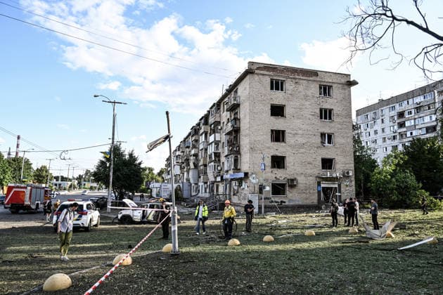 RECORD DATE NOT STATED A five-storey residential building damaged in a Russian guided bomb attack on Zaporizhzhia, Ukraine, on July 5, 2026. Russian forces struck the city with two guided aerial bombs. One bomb hit near a multi-storey residential building, while the other struck a private residential area. The attack damaged 35 apartments in the apartment building and destroyed private homes. More than ten people were injured, and a police officer was kille (Photo by Dmytro Smolienko Ukrinform) Russian forces strike Zaporizhzhia with two guided bombs  Copyright: xDmytroxSmolienkox