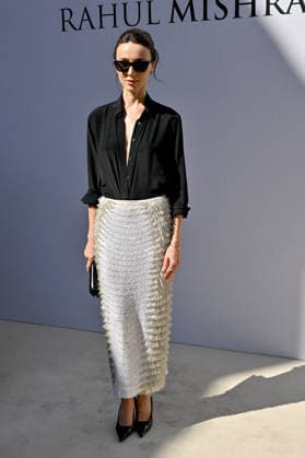PFW Haute Couture Rahul Mishra Photocall JR Mary Leest attending the Rahul Mishra photocall during Haute Couture Fashion Week in Paris, France, on 6 July 2026. Photo by Julien Reynaud APS-Medias ABACAPRESS.COM Paris France  Copyright: xReynaudxJulien APS-Medias ABACAx