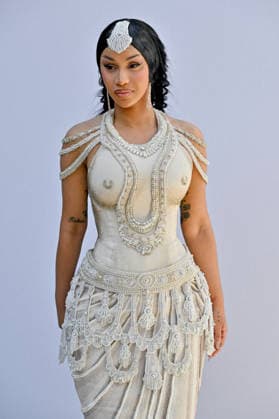 PFW Haute Couture Rahul Mishra Photocall JR Cardi B attending the Rahul Mishra photocall during Haute Couture Fashion Week in Paris, France, on 6 July 2026. Photo by Julien Reynaud APS-Medias ABACAPRESS.COM Paris France  Copyright: xReynaudxJulien APS-Medias ABACAx