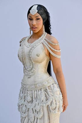 PFW Haute Couture Rahul Mishra Photocall JR Cardi B attending the Rahul Mishra photocall during Haute Couture Fashion Week in Paris, France, on 6 July 2026. Photo by Julien Reynaud APS-Medias ABACAPRESS.COM Paris France  Copyright: xReynaudxJulien APS-Medias ABACAx