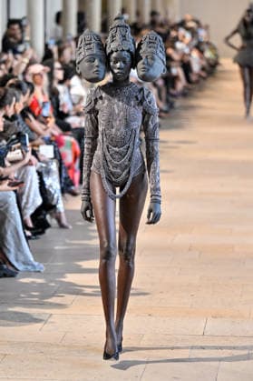 PFW Haute Couture Rahul Mishra Runway JR A model walks the runway at the Rahul Mishra show during Haute Couture Fashion Week in Paris, France, on 6 July 2026. Photo by Julien Reynaud APS-Medias ABACAPRESS.COM Paris France  Copyright: xReynaudxJulien APS-Medias ABACAx