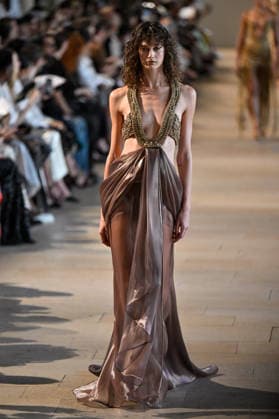 PFW Haute Couture Rahul Mishra Runway JR A model walks the runway at the Rahul Mishra show during Haute Couture Fashion Week in Paris, France, on 6 July 2026. Photo by Julien Reynaud APS-Medias ABACAPRESS.COM Paris France  Copyright: xReynaudxJulien APS-Medias ABACAx