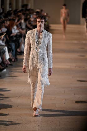 PFW Haute Couture Rahul Mishra Runway JR A model walks the runway at the Rahul Mishra show during Haute Couture Fashion Week in Paris, France, on 6 July 2026. Photo by Julien Reynaud APS-Medias ABACAPRESS.COM Paris France  Copyright: xReynaudxJulien APS-Medias ABACAx