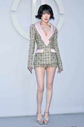 PFW Haute Couture Tony Ward Photocall JR Yanni Dai attending the Tony Ward photocall during Haute Couture Fashion Week in Paris, France, on 6 July 2026. Photo by Julien Reynaud APS-Medias ABACAPRESS.COM Paris France  Copyright: xReynaudxJulien APS-Medias ABACAx