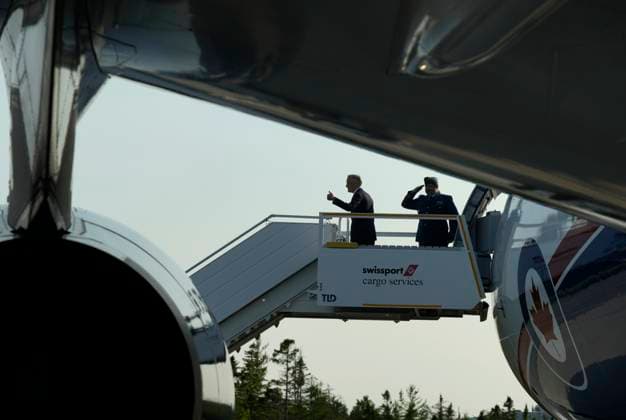 July 6, 2026, Halifax, Ns, Canada: Prime Minister Mark Carney gives a thumbs up as he boards a government plane in Halifax, Monday, July 6, 2026. Halifax Canada  - ZUMAc35_ 20260706_zaf_c35_080 Copyright: xAdrianxWyldx