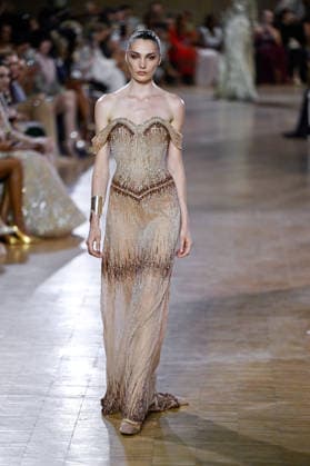 PFW Haute Couture Tony Ward Runway JR A model walks the runway at the Tony Ward show during Haute Couture Fashion Week in Paris, France, on 6 July 2026. Photo by Julien Reynaud APS-Medias ABACAPRESS.COM Paris France  Copyright: xReynaudxJulien APS-Medias ABACAx